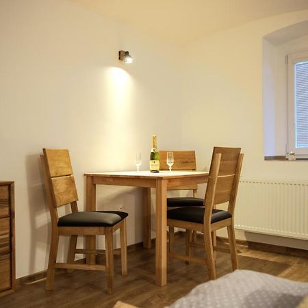 Apartmanek Mezi Kopci Apartment ยาคีมอฟ ภายนอก รูปภาพ