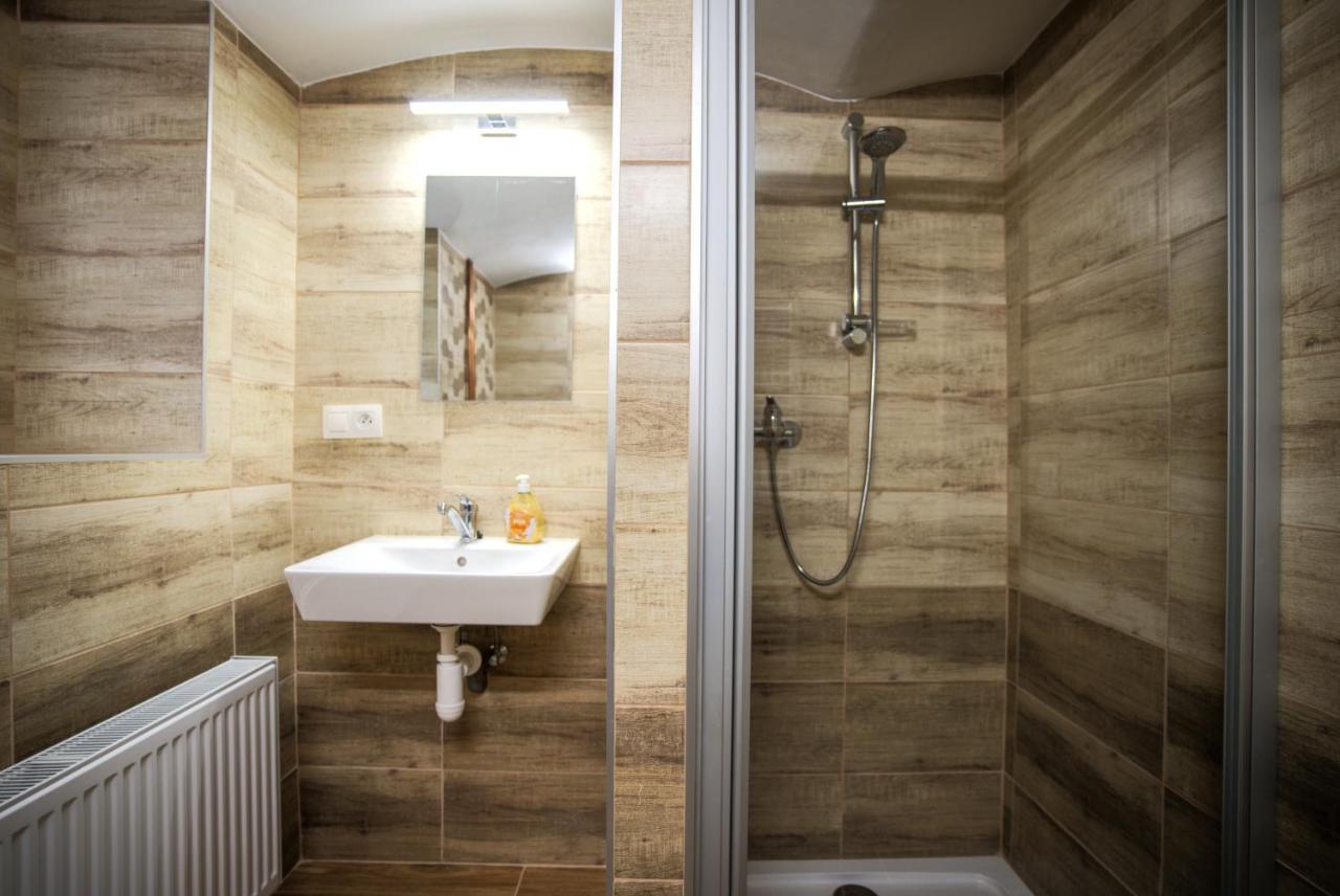 Apartmanek Mezi Kopci Apartment ยาคีมอฟ ภายนอก รูปภาพ
